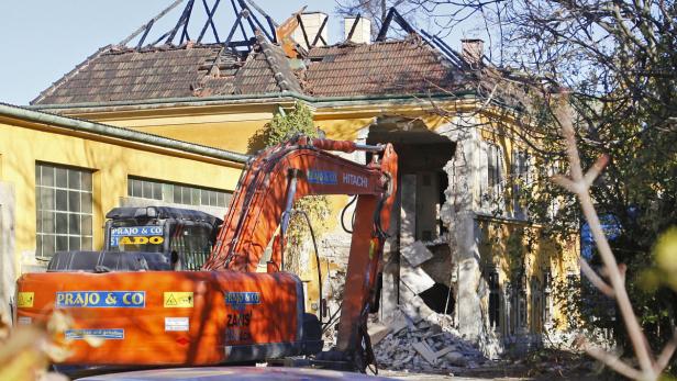 Das Biedermeierhaus brannte zwei Mal – nun wird es abgerissen