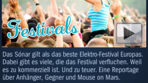 Eine Menschenmenge feiert auf dem Sónar Festival in Barcelona.