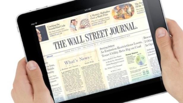 Ein Tablet zeigt die Titelseite des „Wall Street Journal“.