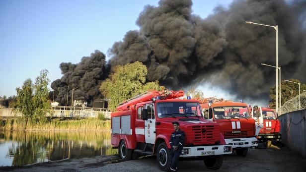 Members of Ukrainian Ministry of Emergencies gathe