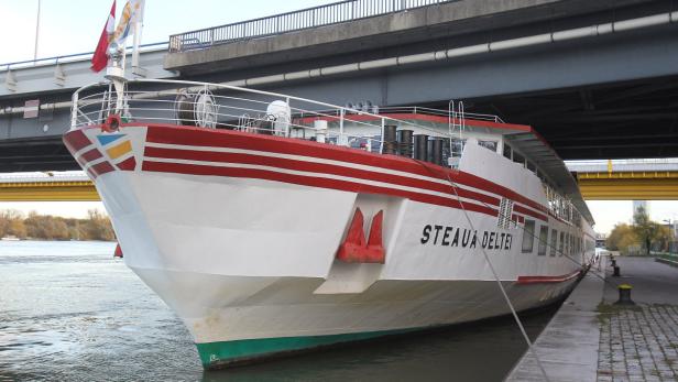 Das Schiff Steaua Deltei wurde an der Anlegestelle Nussdorffestgesetzt