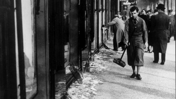Nationalsozialisten verwüsteten Geschäfte und Synagogen.