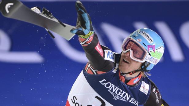 epa03579556 Ted Ligety of the USA reacts in the finish area after his run in the Slalom race of the Men&#039;s Super Combined race at the Alpine Skiing World Championships in Schladming, Austria, 11 February 2013. EPA/HELMUT FOHRINGER