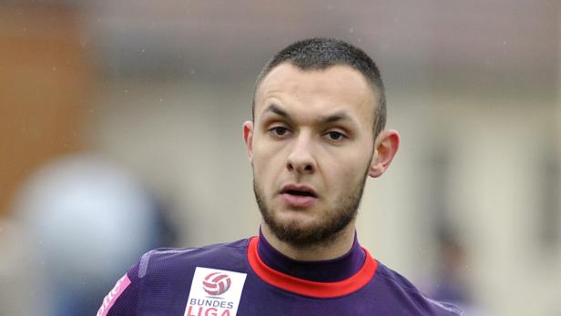 APA11296748 - 04022013 - WIEN - ÖSTERREICH: Testspiel zwischen FK Austria Wien und SKN St. Pölten. am Montag, 04. Februar 2013, in Wien. Im Bild:Nacer Barazite (Austria) APA-FOTO: HERBERT PFARRHOFER