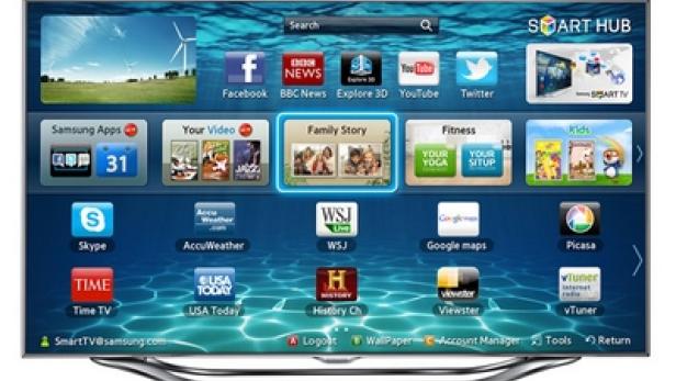 Ein Samsung Smart TV zeigt eine Auswahl an Apps wie YouTube, Facebook und Nachrichten.