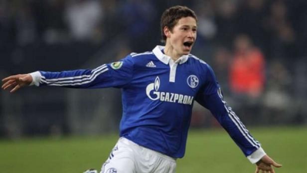 Julian Draxler jubelt im Trikot des FC Schalke 04.