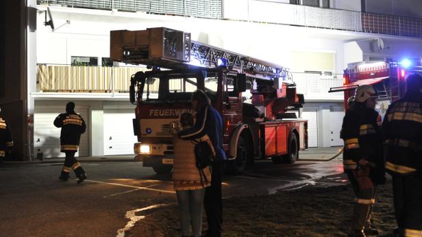 62 Feuerwehrleute waren Montagabend im Einsatz, in der Wohnung einer Pensionistin in Jormannsdorf brach ein Feuer aus, für sie kam jede Hilfe zu spät