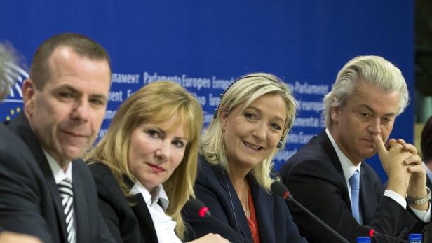 Harald Vilimsky, Janice Atkinson, Marine Le Pen, und Geert Wilders gründeten die Fraktion im Juni.