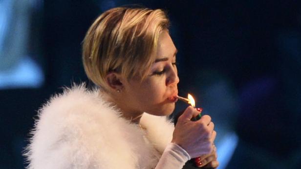 Miley Cyrus legte erneut einen - nun ja - denkwürdigen Auftritt hin.
