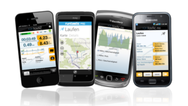 Verschiedene Smartphones zeigen die „Runtastic Pro“-App für Lauftracking.