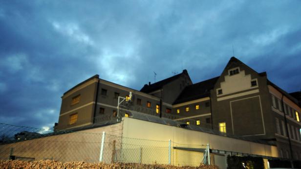 Watschen für Häftlinge: Wachebeamte verurteilt