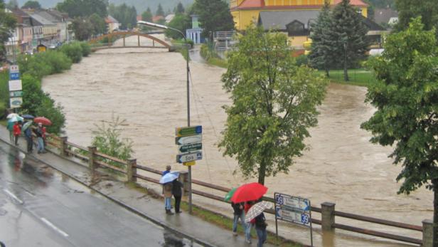 1997, 2006, 2007 und 2009 wurde Kirchberg/Pielach schwer von der Flut getroffen. Bürgermeister Gonaus will den Hochwasserschutz endlich fertigstellen