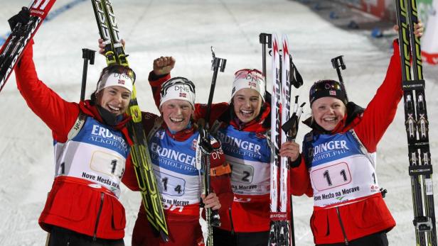 Norwegen holt Gold in Damen-Staffel