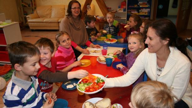 Privatkindergarten in Lölling: Eltern wollen keinen Fünfjährigen als Pendler. Von der Gemeindeführung in Hüttenberg wurden sie angezeigt.