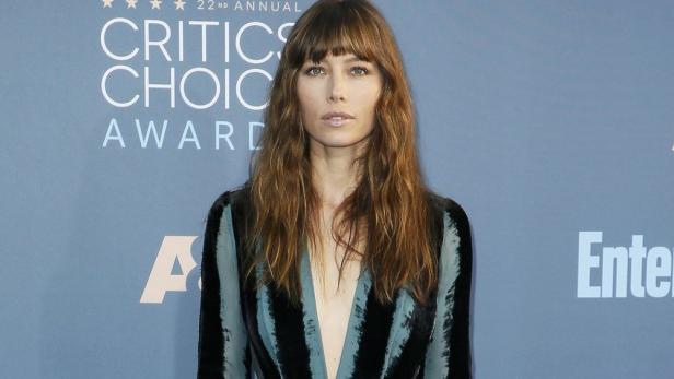 Jessica Biel arrives at the 22nd Annual Critics' C