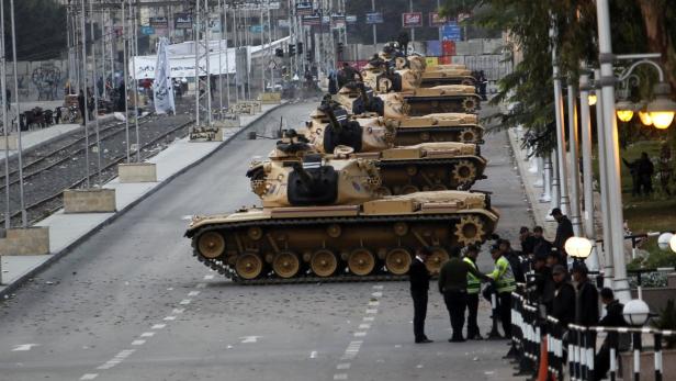 Panzer in Kairo: Ägyptens Armee ist auf US-Technologie aufgebaut