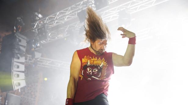 Winner Eric &quot;Mean Melin&quot; Melin of the U.S. performs during the 2013 Air Guitar World Championships in Oulu August 23, 2013. REUTERS/Timo Heikkala/Lehtikuva (FINLAND - Tags: ENTERTAINMENT) ATTENTION EDITORS - THIS IMAGE HAS BEEN SUPPLIED BY A THIRD PARTY. IT IS DISTRIBUTED, EXACTLY AS RECEIVED BY REUTERS, AS A SERVICE TO CLIENTS. NO THIRD PARTY SALES. NOT FOR USE BY REUTERS THIRD PARTY DISTRIBUTORS. FINLAND OUT. NO COMMERCIAL OR EDITORIAL SALES IN FINLAND