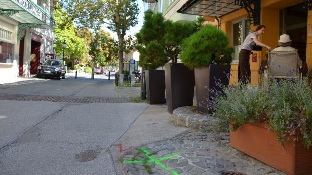Vor dem Mödlinger Hotel schossen Beamte auf den Mann.