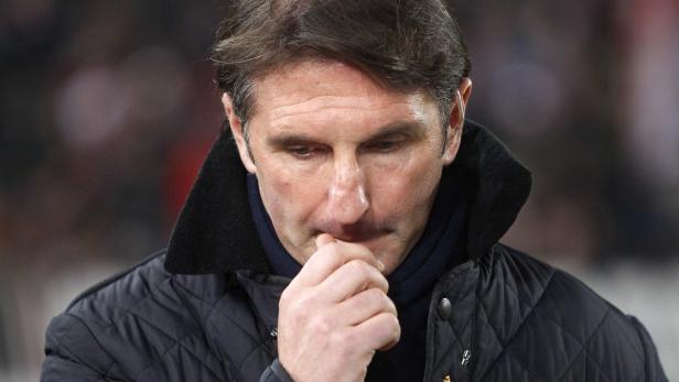 VfB Stuttgart's coach Labbadia reacts ahead of the