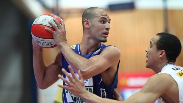 22.05.2011 Basketball ABL 2010/11 Finale Spiel 4 Oberwart Gunners vs. Gmunden Swans David Gonzalvez (14), Ian Boylan (11) Copyright DIENER / M. Filippovits agentur@diener.at www.diener.at Marktgasse 3-7/4/5/21 1090 Wien Austria Fax: +43 1 955 32 35 Mobil: +43 676 629 98 51 Bank BA-CA Bank Nr. 12000 Account Nr. 00712 223 783