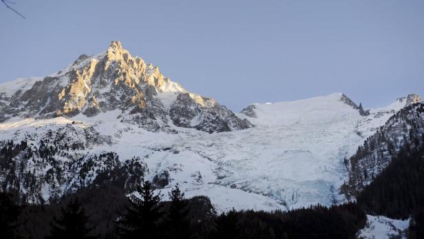 Der Mount Blanc, daneben der Pic du Midi