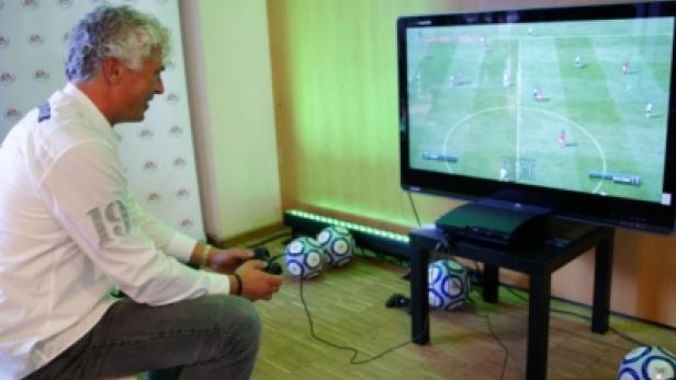 EA_FIFA12_ToniPolster_400x275.jpg