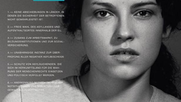 Eine junge Frau auf einem Kampagnenplakat für „Faces for Refugees“.