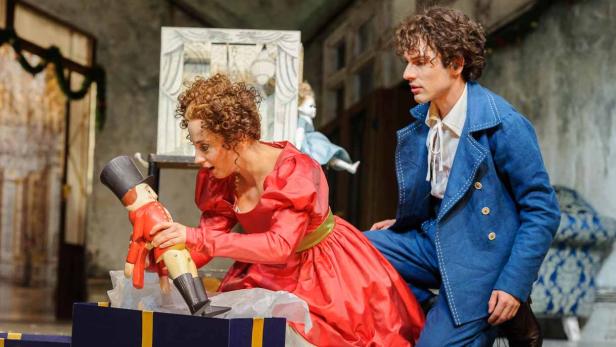 Szenenfoto aus &quot;Der Nussknacker&quot; nach E.T.A. Hoffmann im Renaissancetheater (Theater der Jugend Wien)