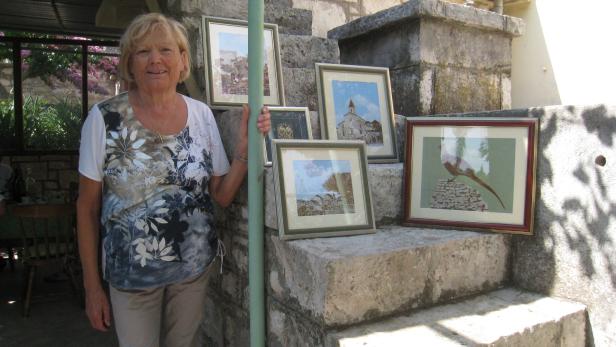 Anka Mateljan zeigt ihre besondere Inselbegabung in ihrem Haus in Rogac