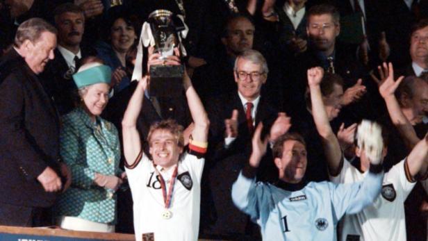 Als Spieler war Jürgen Klinsmann eine große Nummer. 1996 führte er als Kapitän Deutschland zum EM-Titel, 1990 wurde er mit den Deutschen Weltmeister.