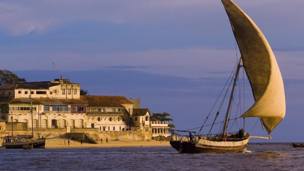 Sansibarerlebnis Afrika: Luft 27°, Wasser 26°. Im Hotel „Royal Zanzibar Beach“ am langen Sandstrand von Nungwi im Nordwesten Sansibars. Woche ab 3.060 € p. P. inkl. Flug.