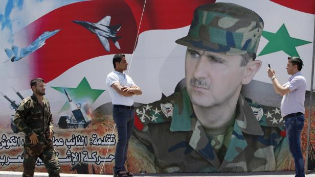 Opposition fordert den Rückzug Assads.