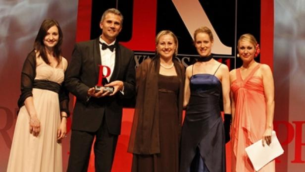 Sabine Figo (ikp Wien), Thomas Horn (ALK-Abelló), Elisabeth Leeb (ikp Wien), Birte Bühnen (PR Report) und Moderatorin Ruth Moschner (c: prreportawards.de)