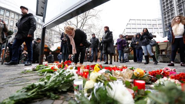 "Es sind Merkels Tote": Politikmache mit dem Anschlag in Berlin