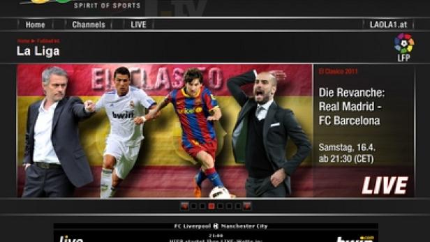 Werbung für ein Fußballspiel zwischen Real Madrid und FC Barcelona mit Messi, Ronaldo und ihren Trainern.