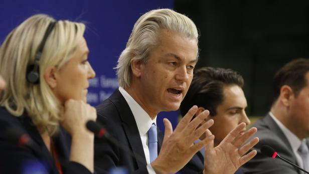 Politiker wie Wilders und Le Pen (li.) nutzen soziale Medien für ihre drastische Kritik