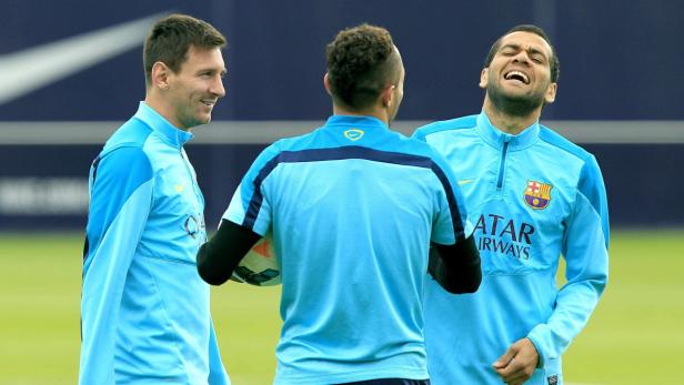 Lionel Messi und Dani Alves von Barcelona während einer Trainingseinheit.
