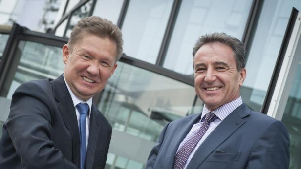 Einig: Gazprom-Chef Alexej Miller (li.) und OMV-Generaldirektor Gerhard Roiss vereinbaren eine Pipeline nach Österreich.