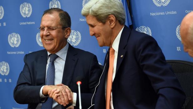 Russlands Lawrow und US-Außenminister Kerry nach der Sitzung