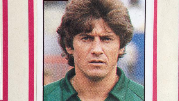 Ein Porträt des Fußballspielers Bozo Bakota von Sturm Graz.