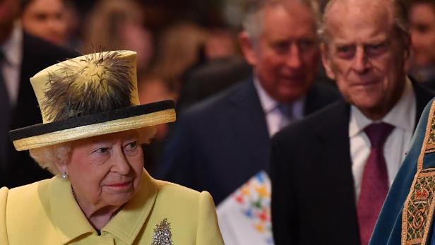 Die Queen mit Prinz Philip und dem ewigen Thronfolger Charles