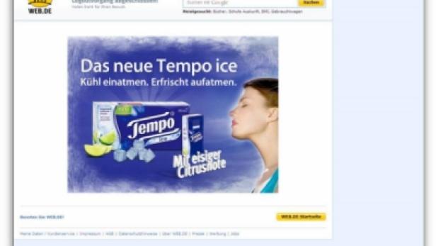 Eine Werbung für „Tempo ice“ Taschentücher mit Zitrusduft.
