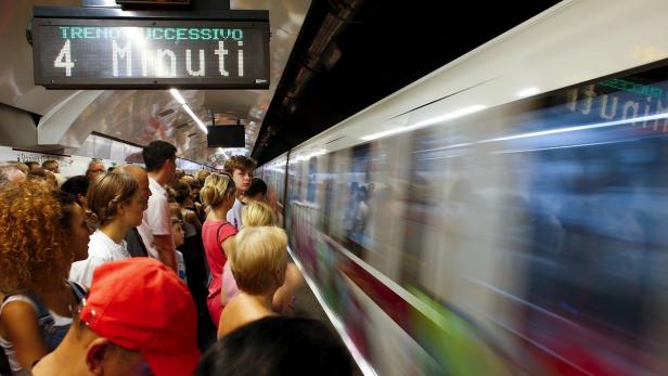 Der schlecht funktionierende öffentliche Verkehr ist nur eines der Probleme Roms neben hohen Schulden und träger Verwaltung.