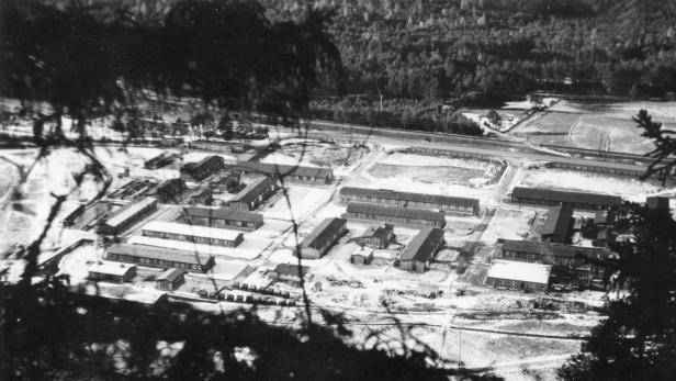 Neben der neuen Produktionsstätte stand einst ein Zwangsarbeiter-Lager