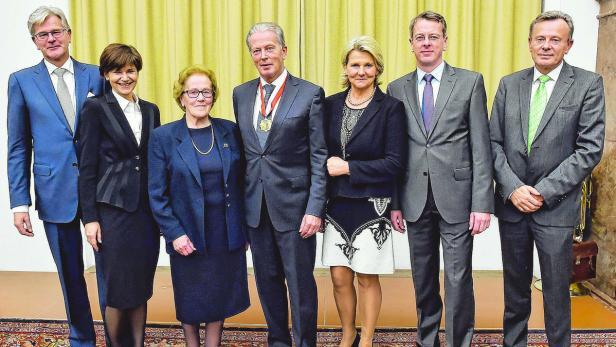 Die Mitterlehners: Bruder Andreas, Schwägerin Michaela, Mutter Gerlinde, Reinhold, Gattin Annette, die Brüder Gottfried und Thomas (v. li.).