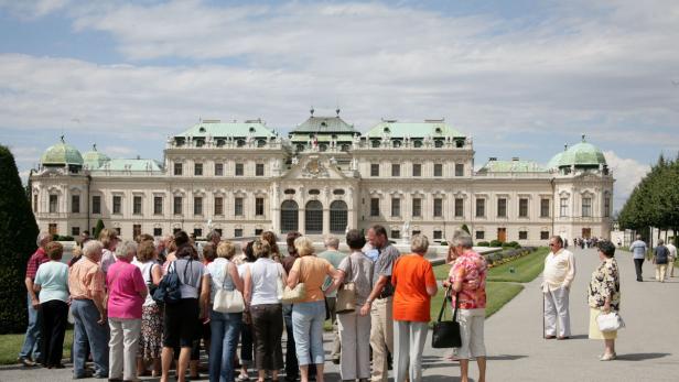 Ost-Investitionen brechen ein, Rekord für Tourismus