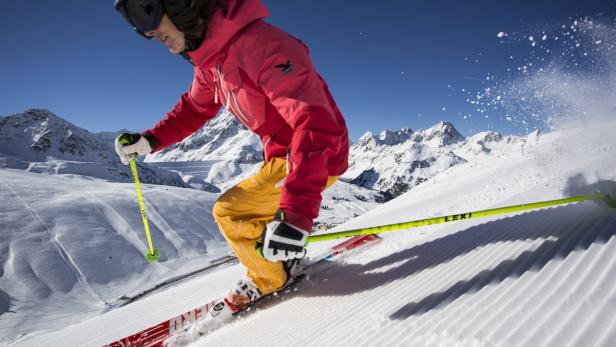 61 Skifahrer müssen gemeinsam den Berg hinunter fahren