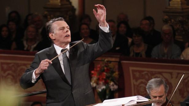 Mariss Jansons dirigiert das Neujahrskonzert.