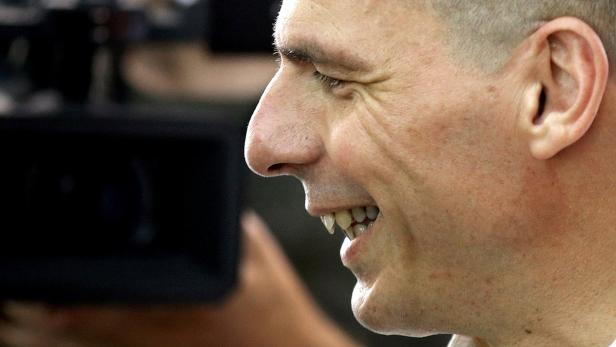 Yanis Varoufakis, zurückgetretener Finanzminister, haut nochmals drauf.