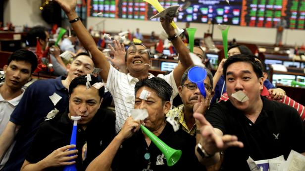 An der Börse in Manila wurde schon Jahresausklang gefeiert.
